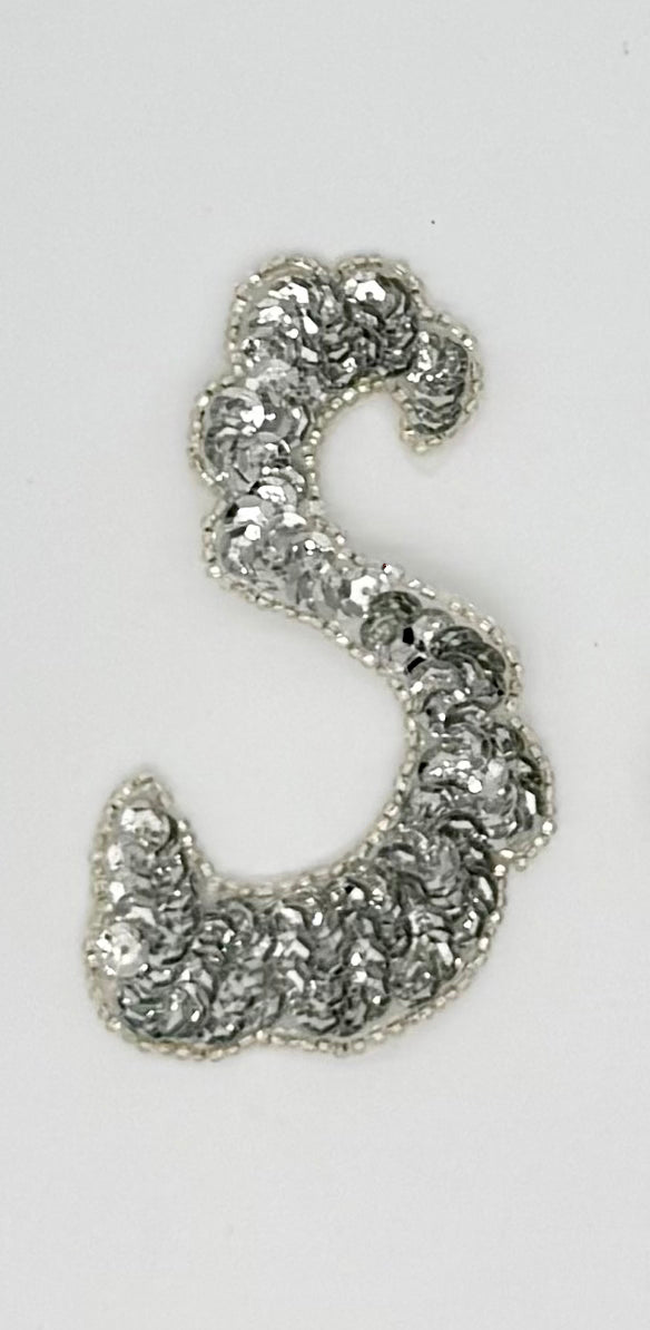 Diseño con motivo en espiral "en forma de S", par o unidad individual, con lentejuelas plateadas y cuentas de 7.6 x 14 cm
