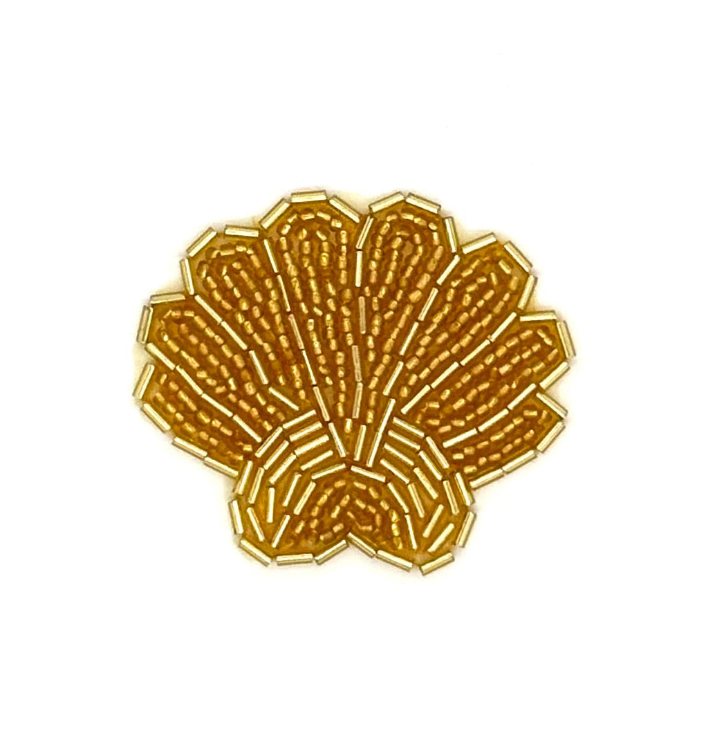 Aplicación de concha marina - Cuentas doradas 2.25" x 2"