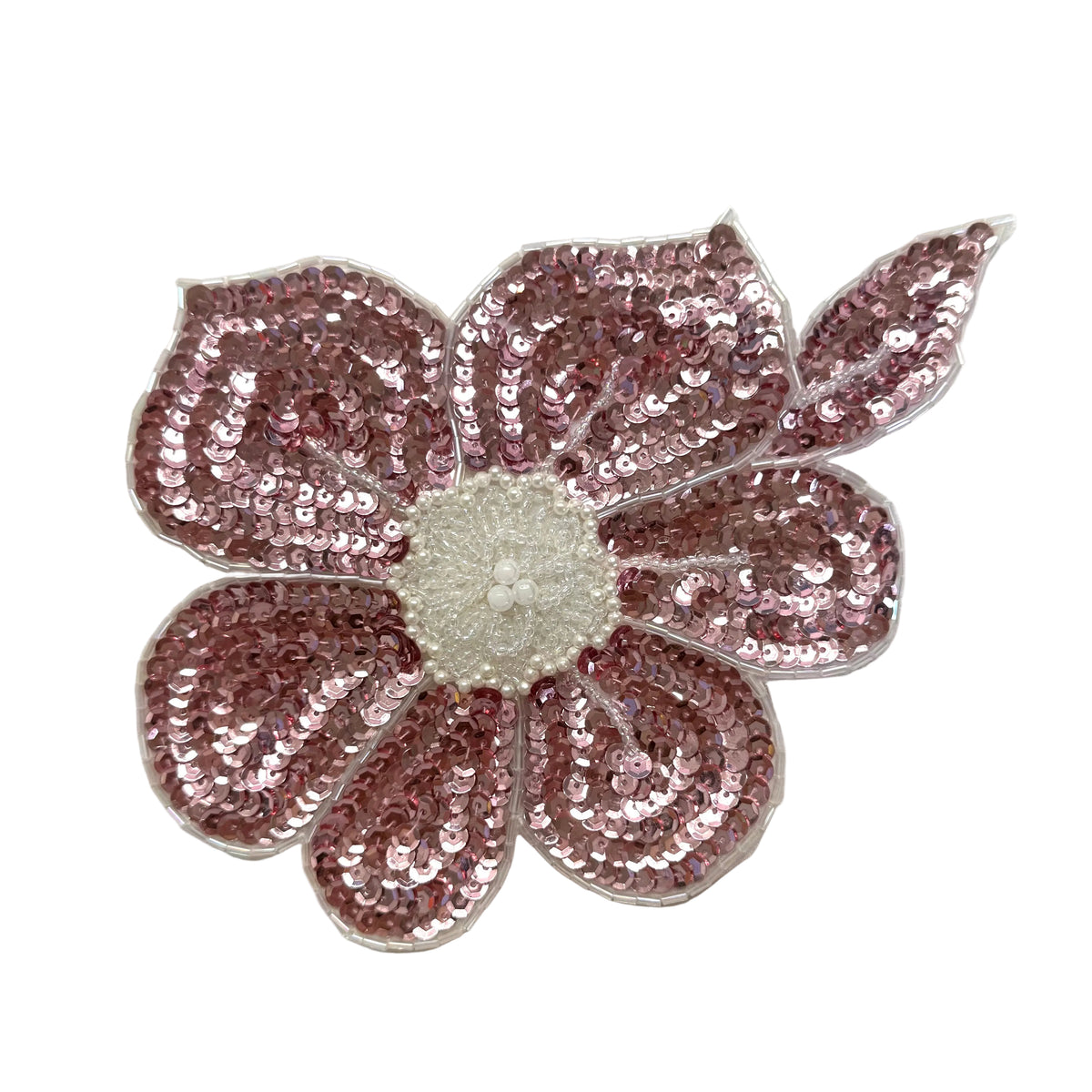 Flor de lentejuelas rosa empolvado y abalorios blancos 7.5" x 5" con centro de perlas 7" x 5.75"