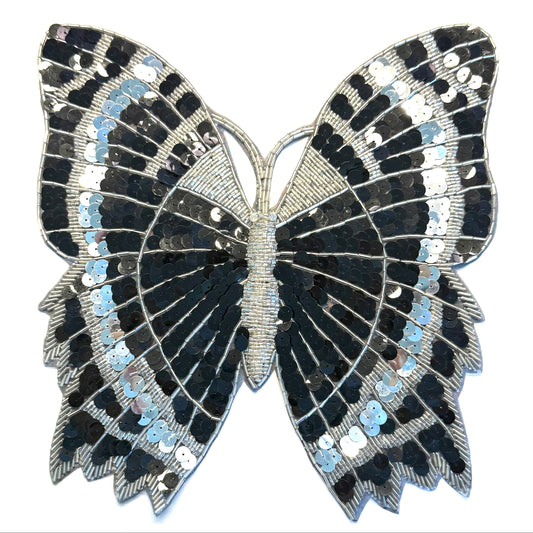 Aplique de Mariposa Hecho a Mano con Lentejuelas y Cuentas Negras y Plateadas 10" x 10"