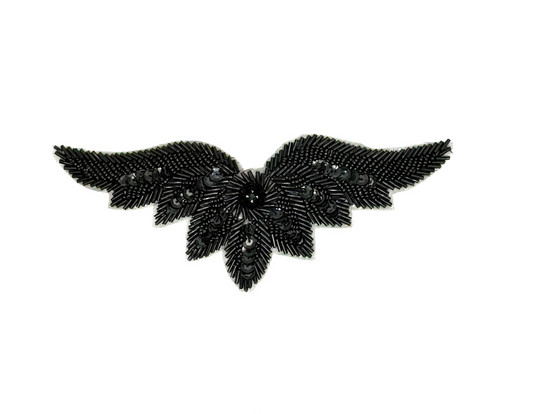 Diseño decorativo - Forma de ala - Lentejuelas/cuentas negras - Piedra central negra 7.5x3"