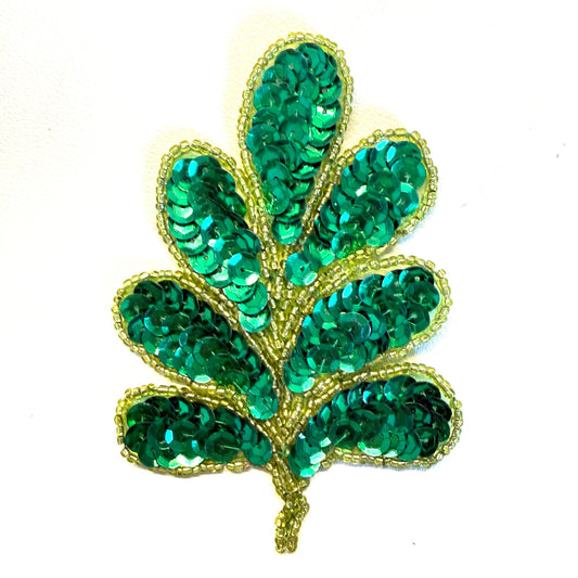 Diseño de Hojas con Lentejuelas Verdes y Cuentas Doradas 3" x 3.75"