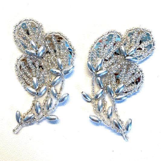 Par de flores con lentejuelas plateadas y cuentas de 3,8 cm x 7,6 cm