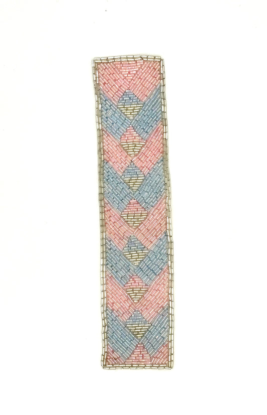 Diseño de Puño Motivo Cuentas Azules, Rosadas y Plateadas 9” x 2”