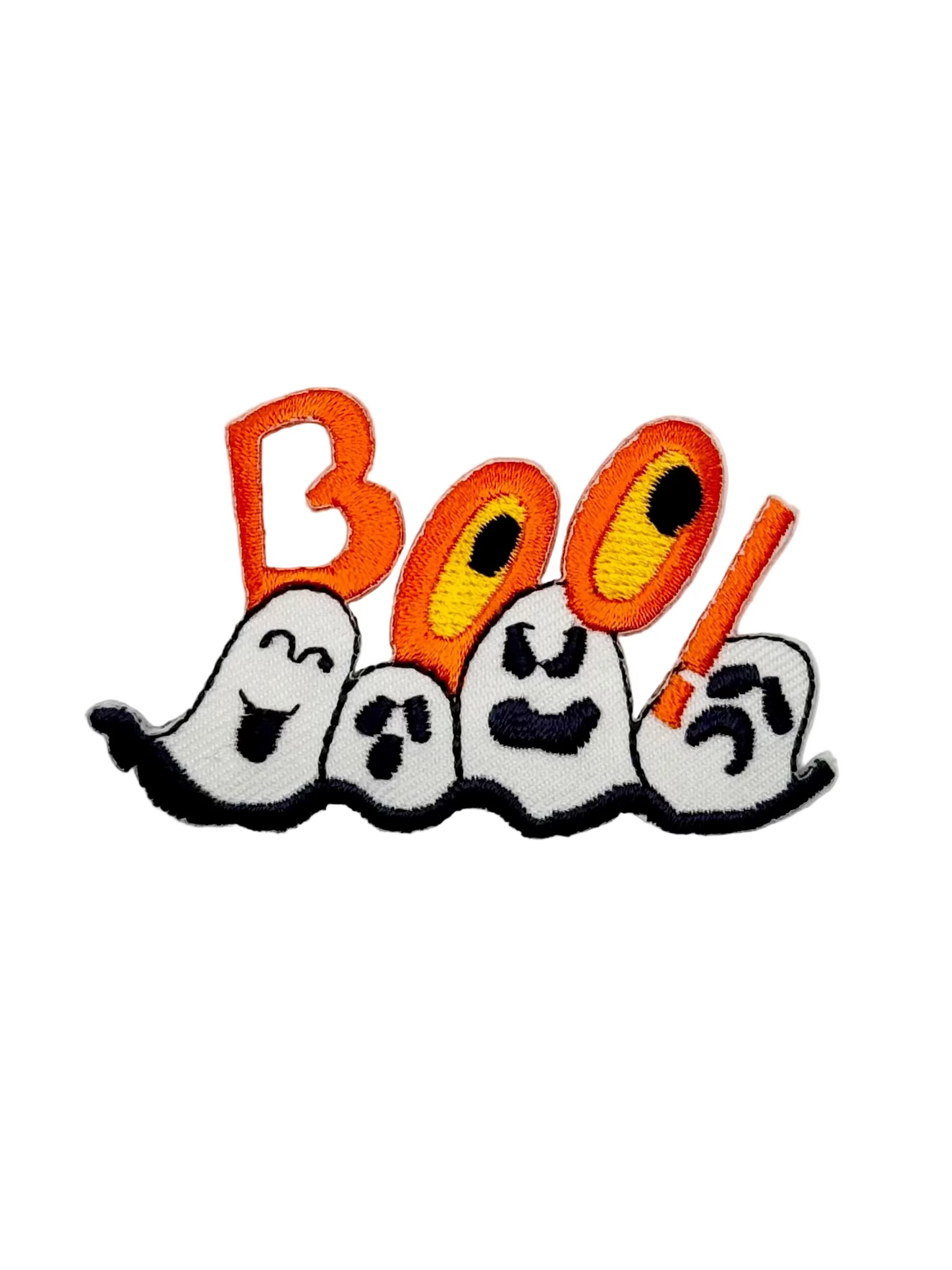 "BOO" con cuatro fantasmas bordados para planchar de 3" x 1.5"