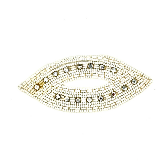 Diseño decorativo con perlas blancas y diamantes de imitación 5" x 2.25"