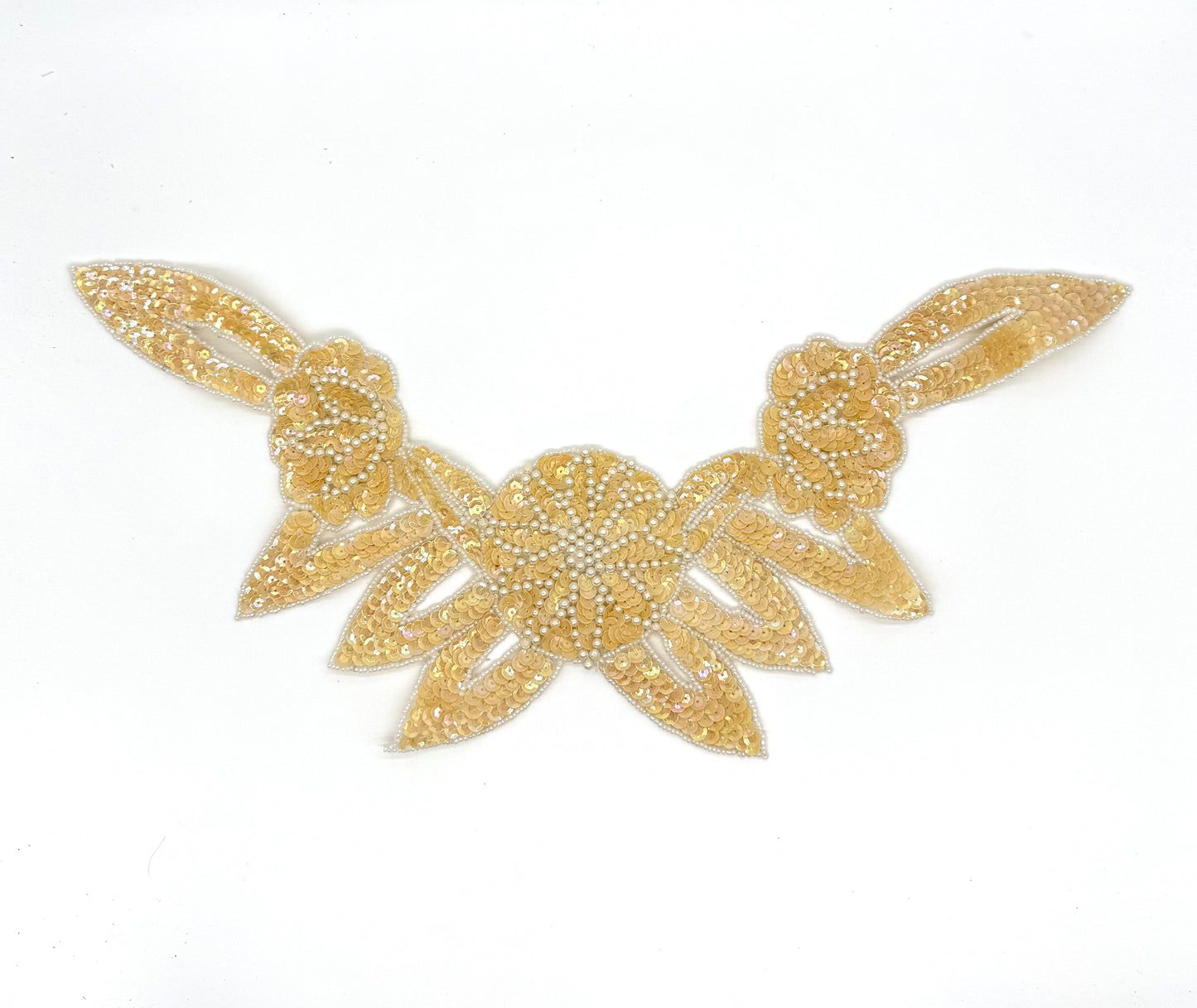 Collar de diseño con motivo de flor - Lentejuelas beige - Cuentas blancas 16”x 7.5”