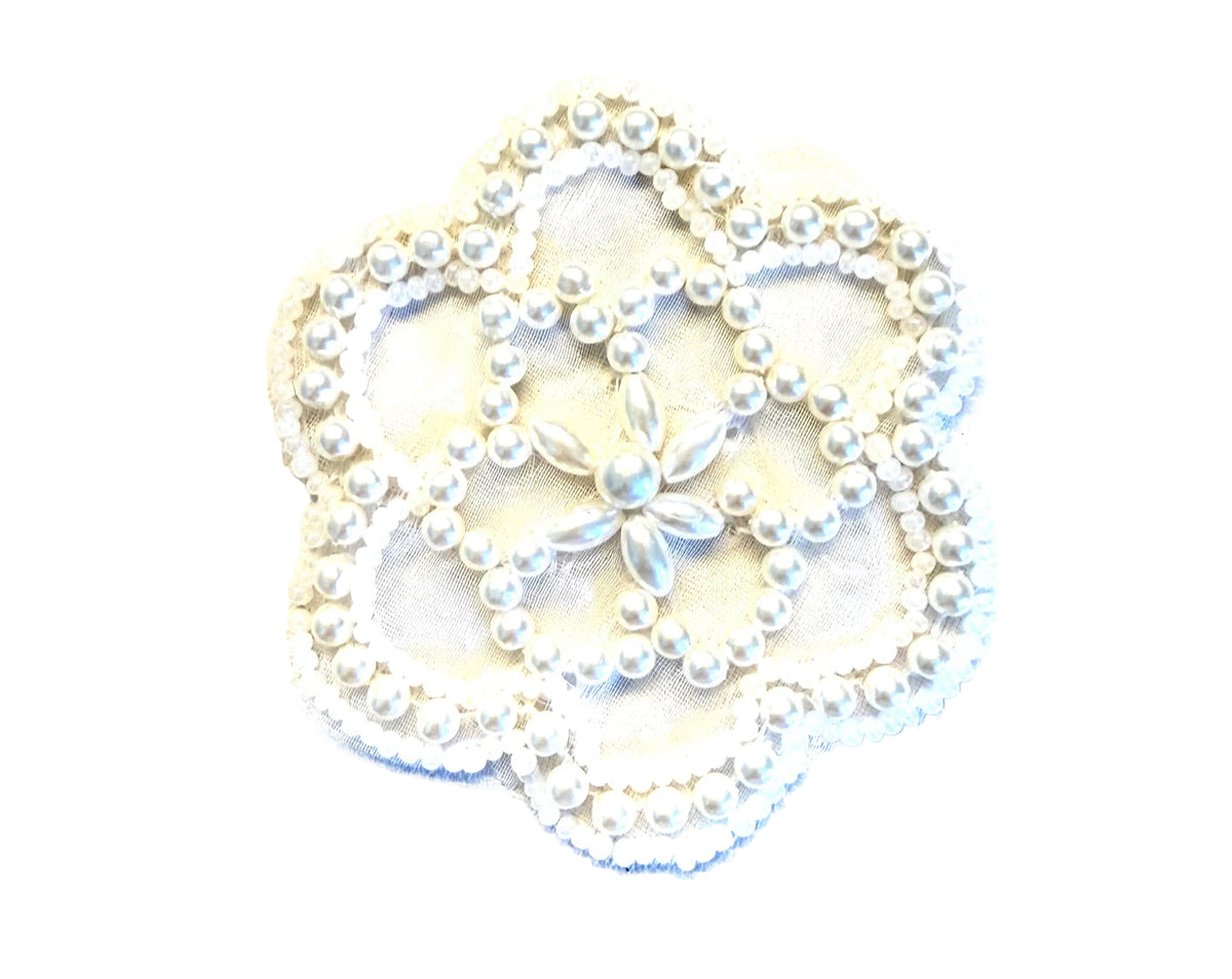 Aplicación floral con perlas de imitación blancas de 7,62 cm x 7,62 cm