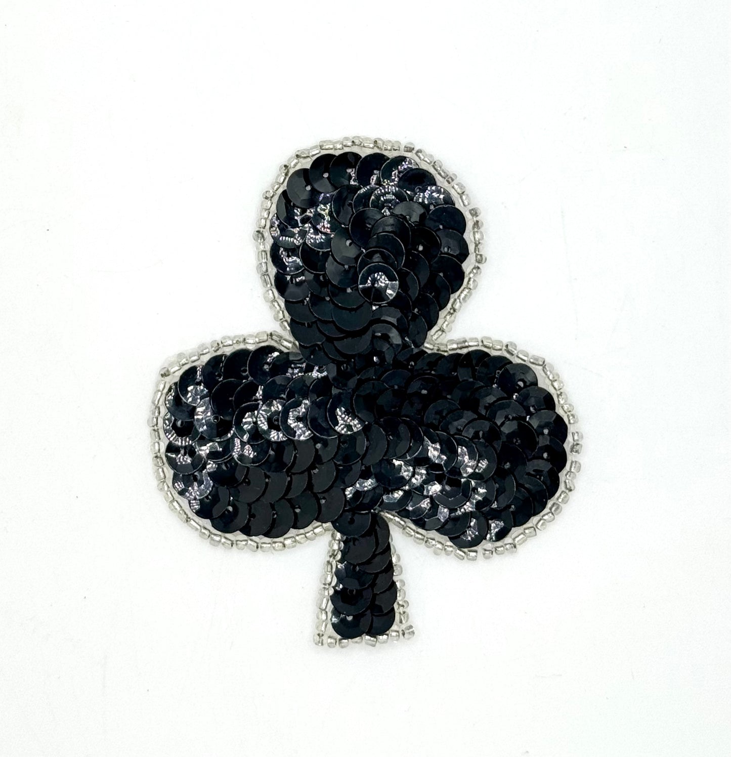 Símbolo del club en lentejuelas negras con abalorios plateados o negros 7.6 x 6.3 cm