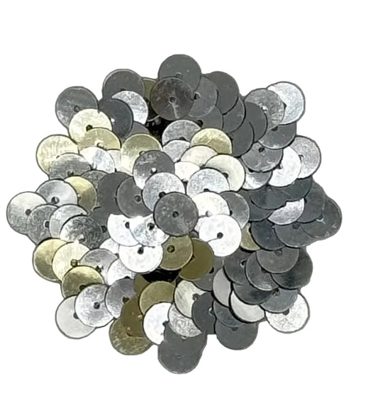 Punto con lentejuelas plateadas de 2"