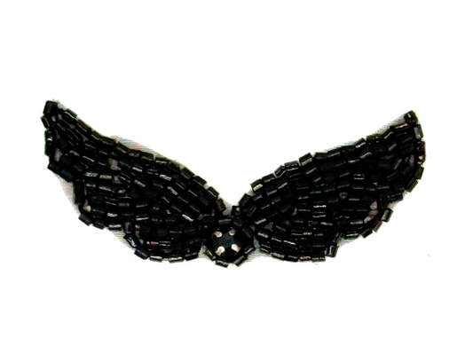 Aplique de Diseño en Forma de Ala con Cuentas Negras y Diamantes de Imitación 2.75" X 1"