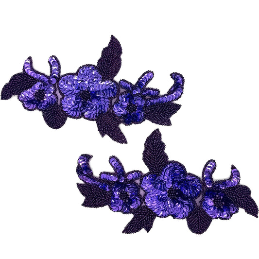 Par de flores con apliques de flores de lentejuelas moradas con hojas de cuentas (7.5" x 4.5")