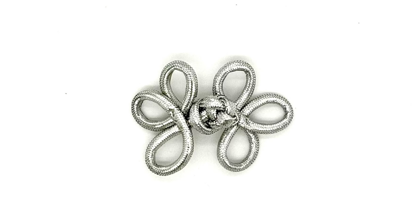 Cierre de Alamar - Cuerda Metálica Plateada 2.5" x 1.5"