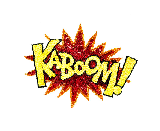 Aplique de la palabra "KABOOM!" - Lentejuelas amarillas/rojas - Cuentas negras/naranjas 7.75”x 6”