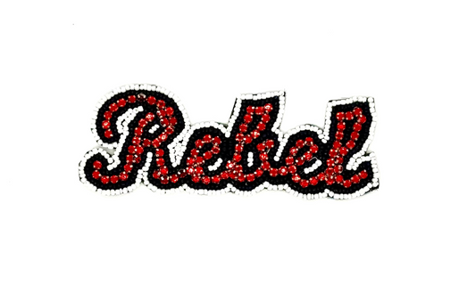 Palabra "Rebel" - Diamantes de imitación rojos - Cuentas blancas/negras - Reverso de fieltro 5.25" x 2"
