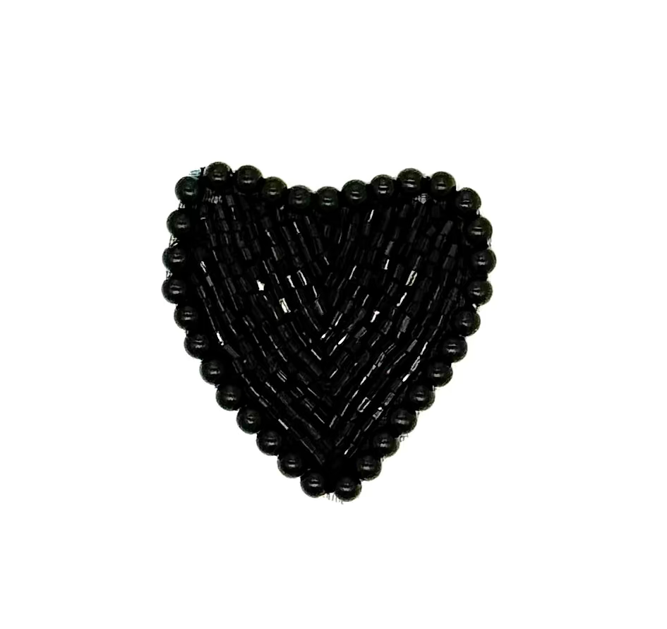 Aplicación de Corazón - Cuentas de Cristal Negras - Perla Negra 2” x 1.75"