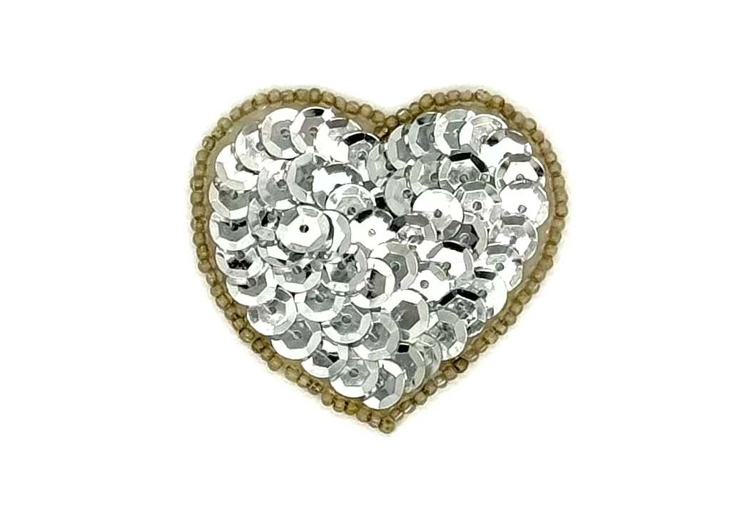 Aplique de Corazón - Lentejuelas/Cuentas Plateadas Tipo Copa 2" x 1.75"