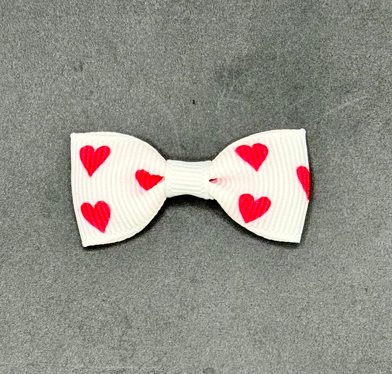Bow - White with Red Hearts 2" x 1"