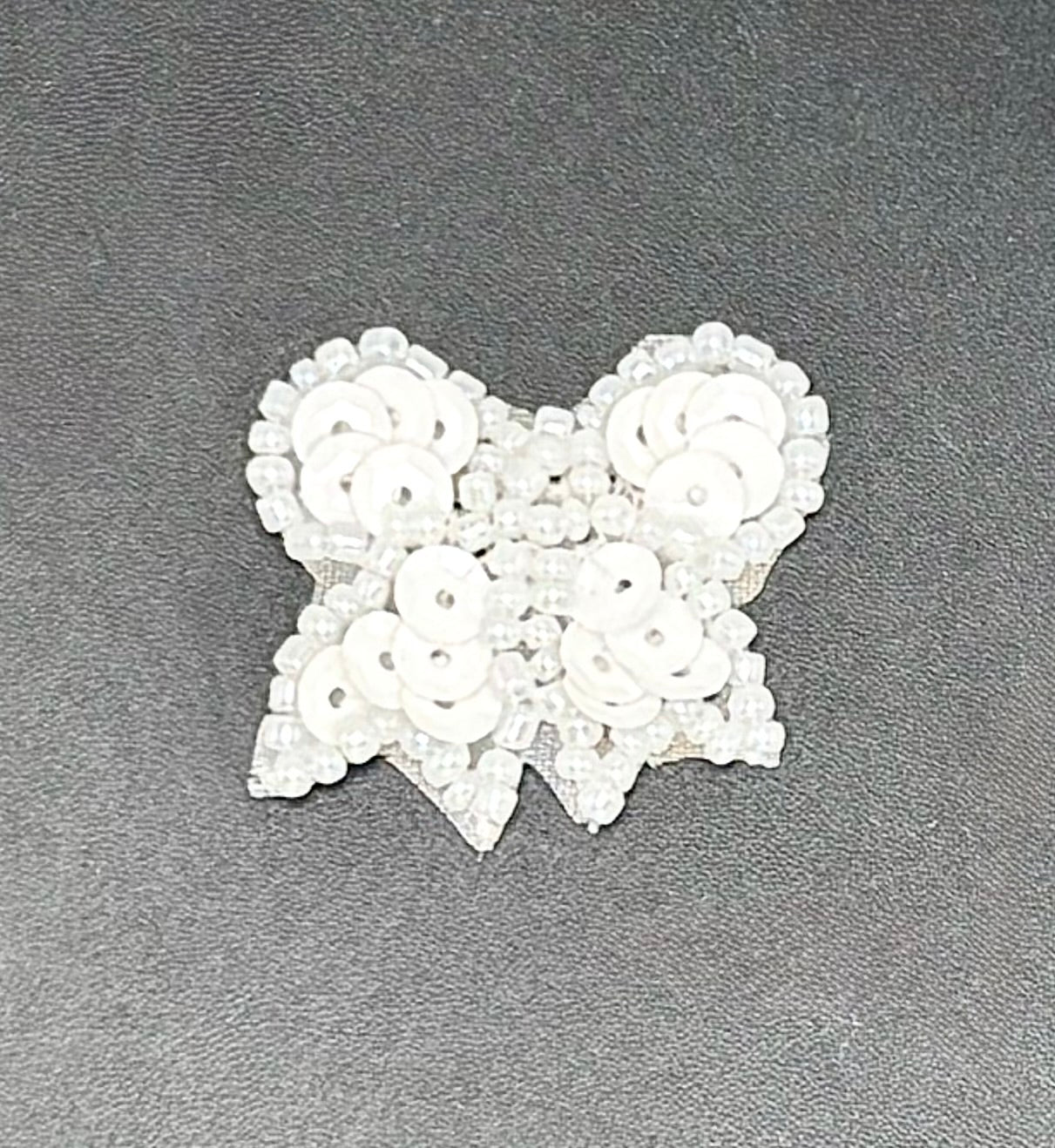 Lazo - Lentejuelas y abalorios blancos 3,18 cm x 2,54 cm