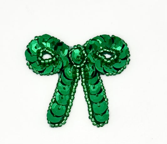 Lazo con lentejuelas y cuentas verdes 1 7/8" x 1.5"