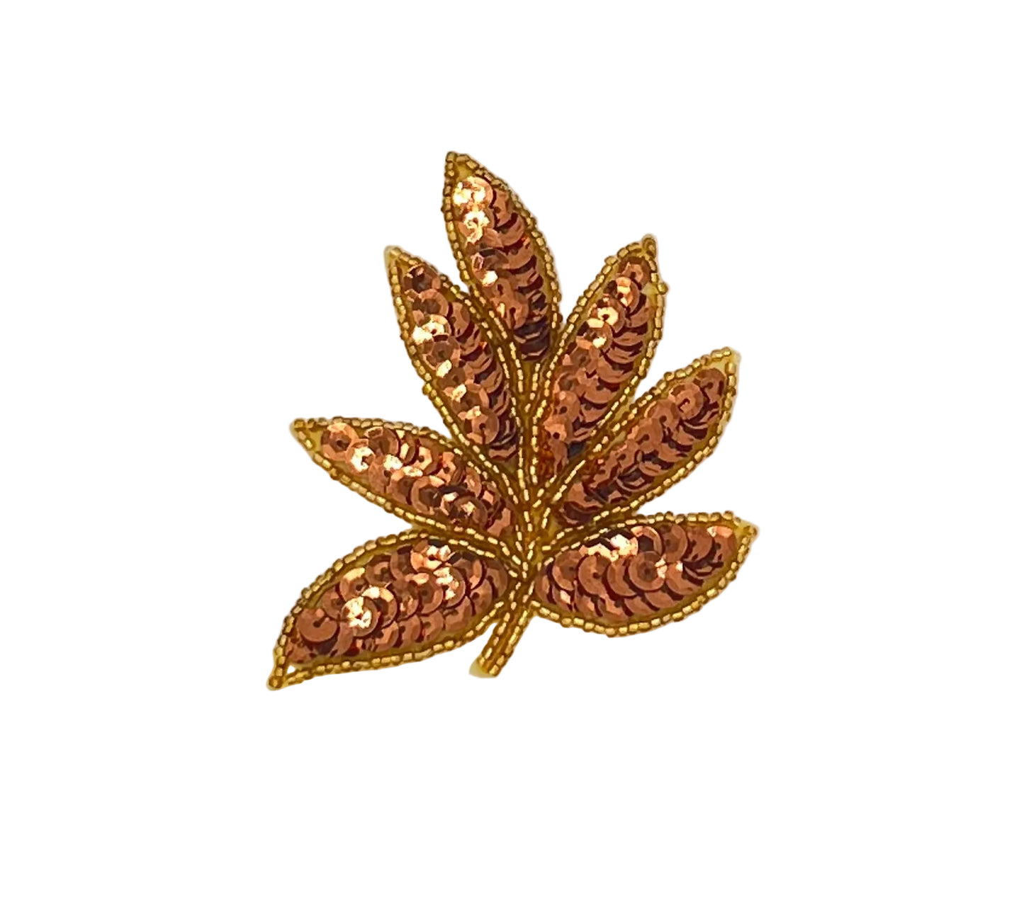 Hoja con lentejuelas de bronce y cuentas doradas 4” x 3”