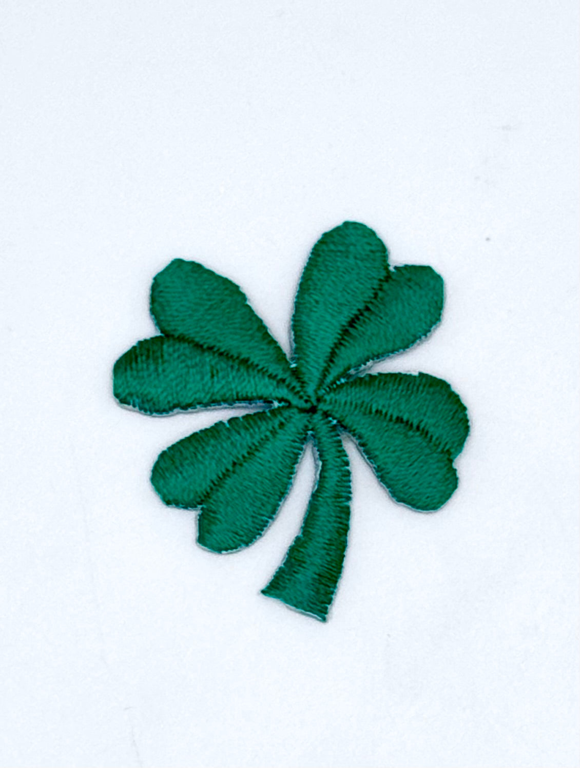 Trébol de Cuatro Hojas Bordado Verde Termoadhesivo - 3.8 cm x 3.2 cm o 2.5 cm x 2.2 cm