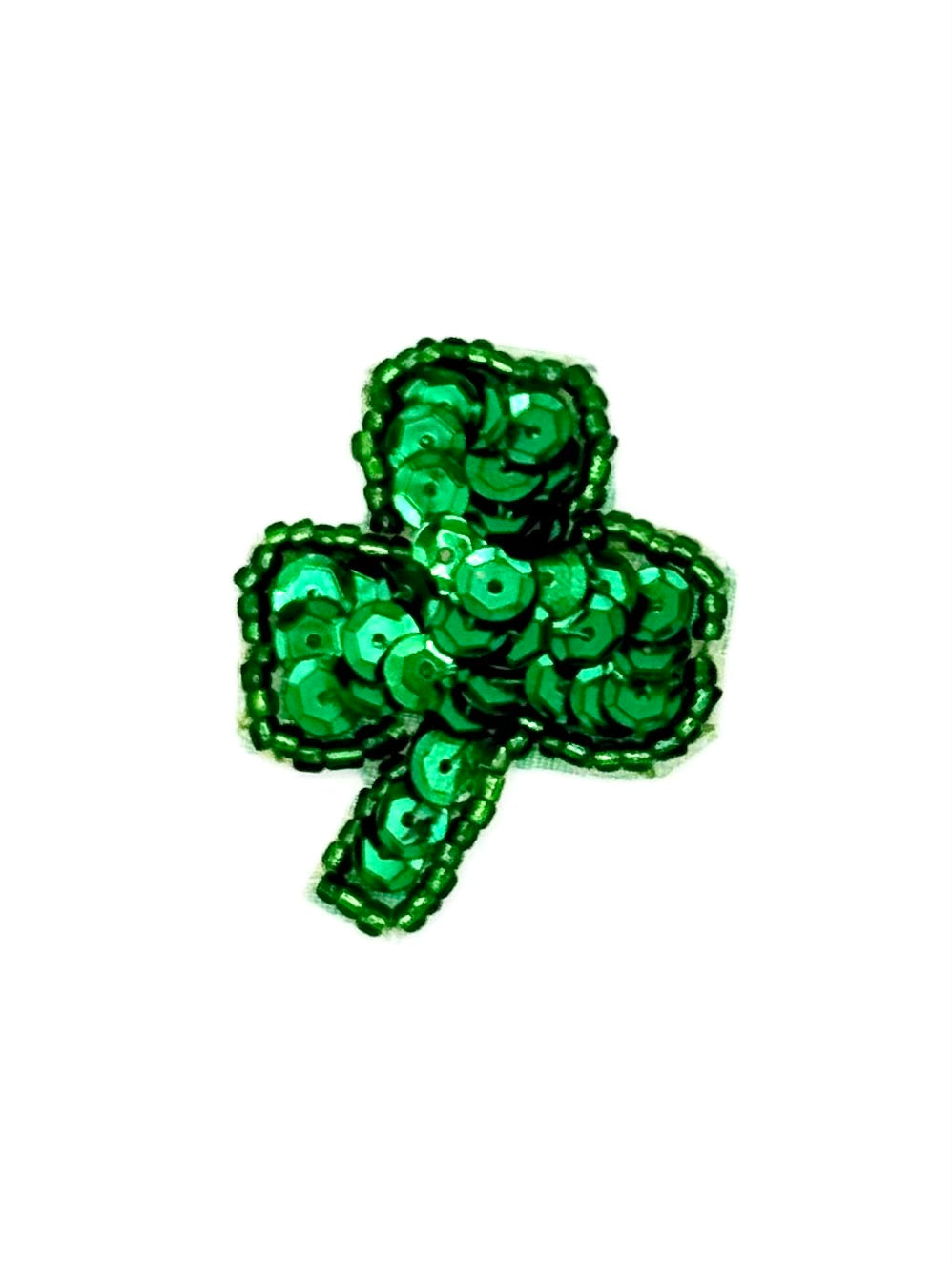 Trébol de tres hojas con lentejuelas y cuentas verdes de 3,8 cm x 3,2 cm