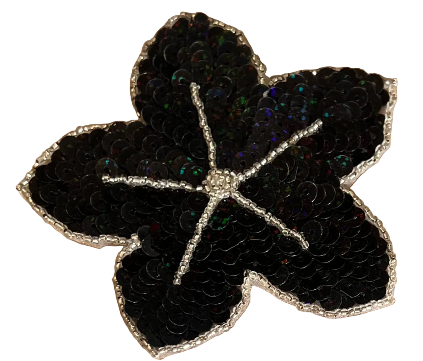 Flor con lentejuelas negras y plateadas 4.25" x 4.25"