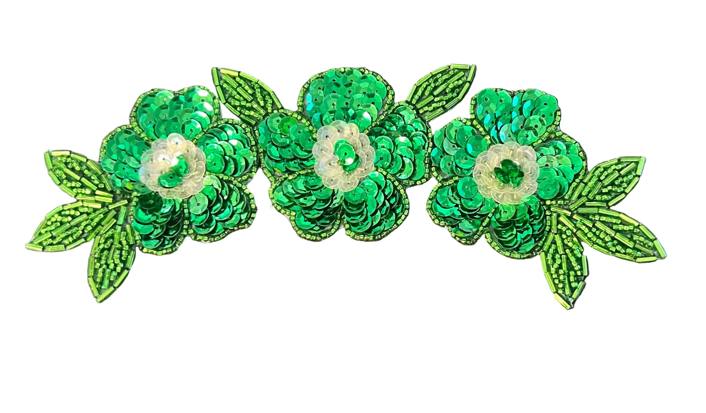 Triple Flor Verde con Lentejuelas y Cuentas 7.5" x 3"