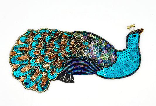 Pavo Real Turquesa con Lentejuelas y Cuentas Multicolores 7.75" x 3.5"