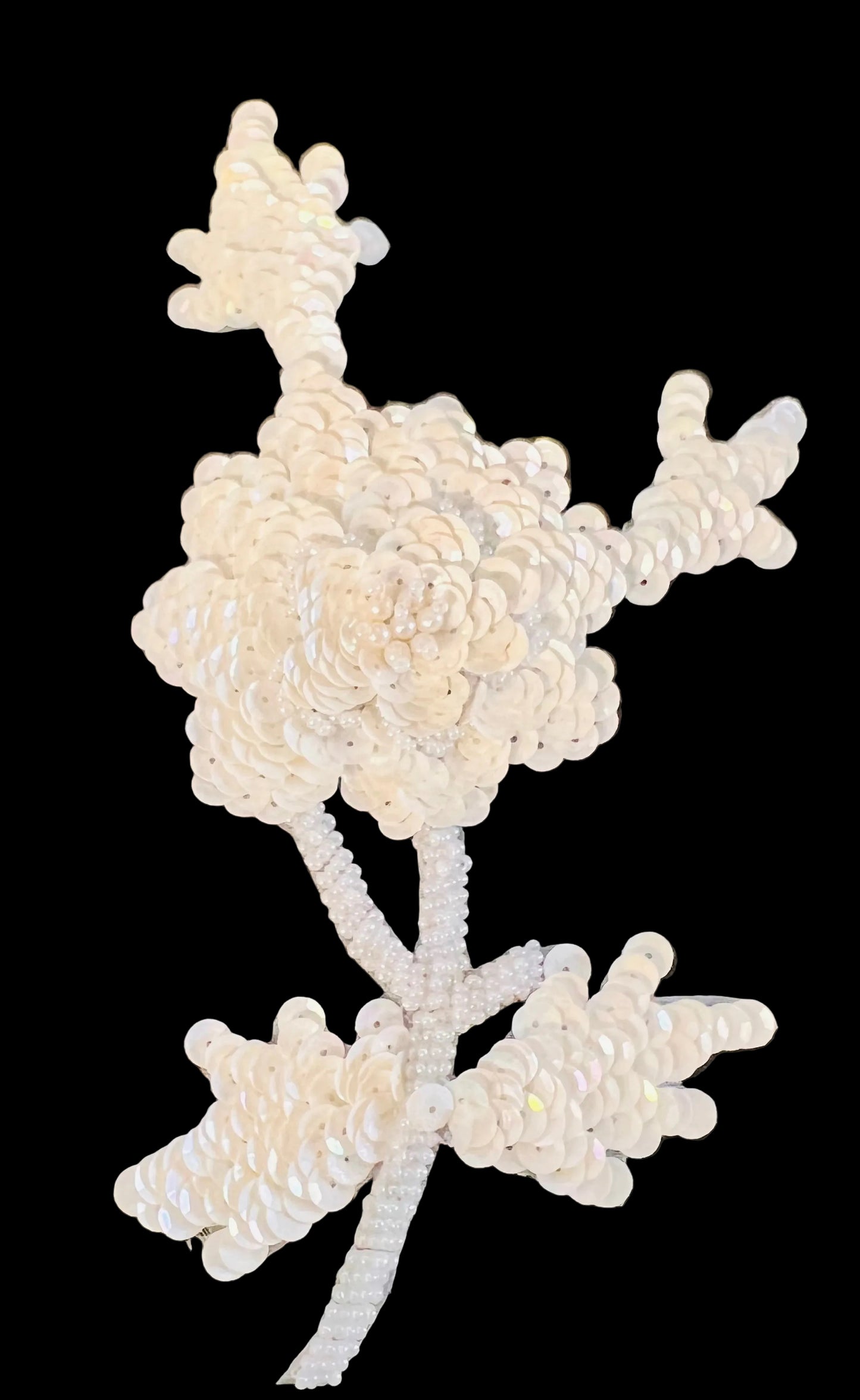 Flor con Lentejuelas Crema y Cuentas Plateadas 19 cm x 12.7 cm