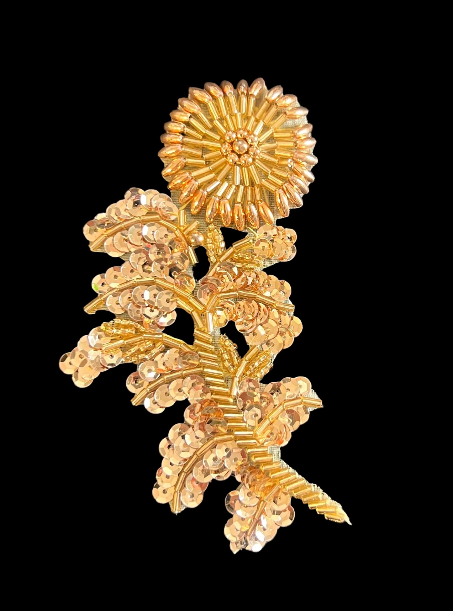Acento Floral Elección de Lentejuelas y Cuentas Plateadas o Doradas 3.5" x 4.5"