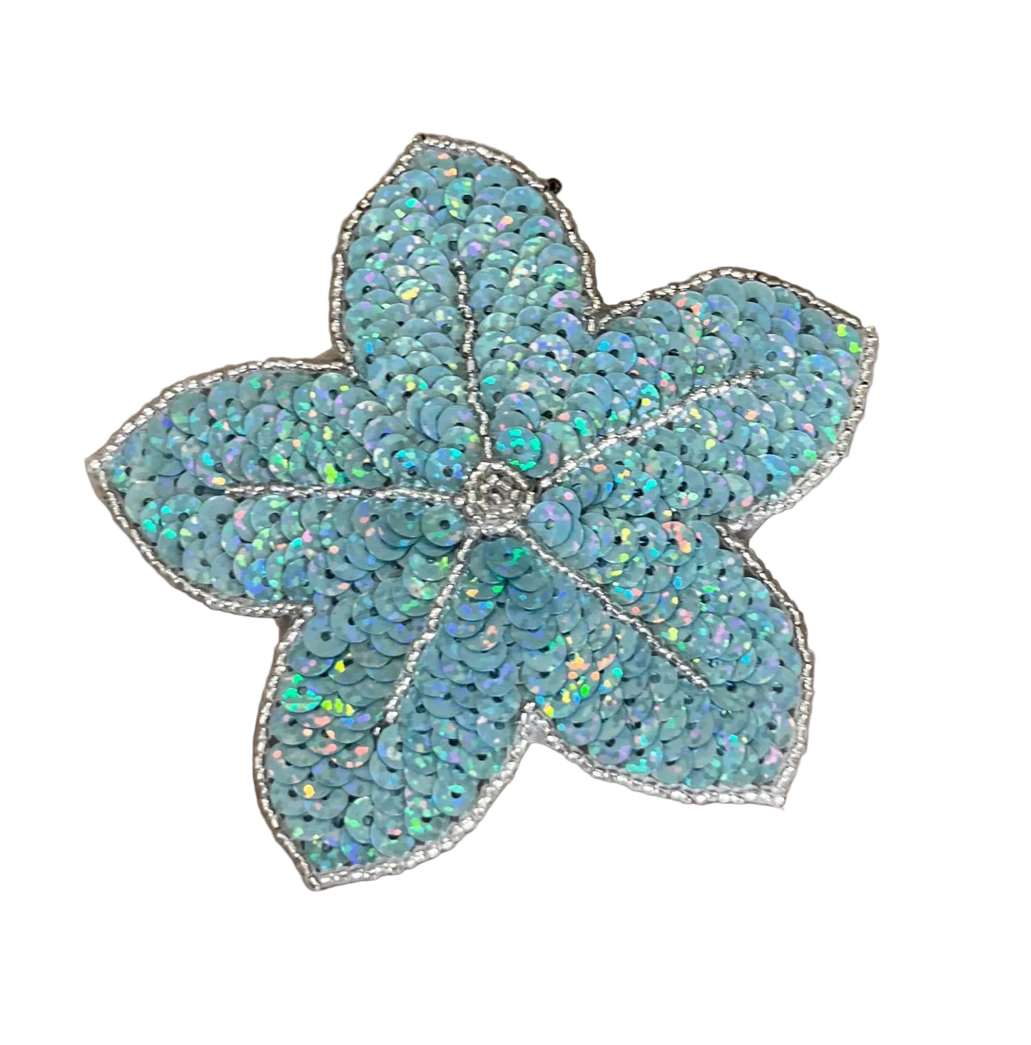 Flor azul claro de 4.25" x 4.25" con lentejuelas y abalorios.