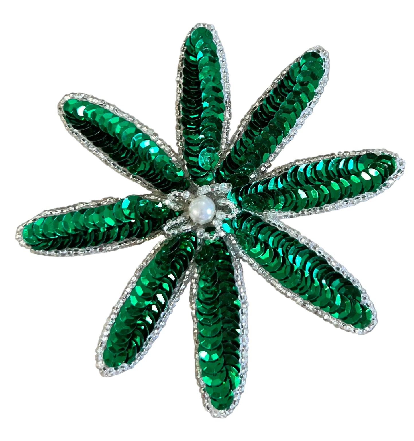 Flor con lentejuelas verdes y ribete de cuentas plateadas con centro de perlas Dos estilos 4" x 4"