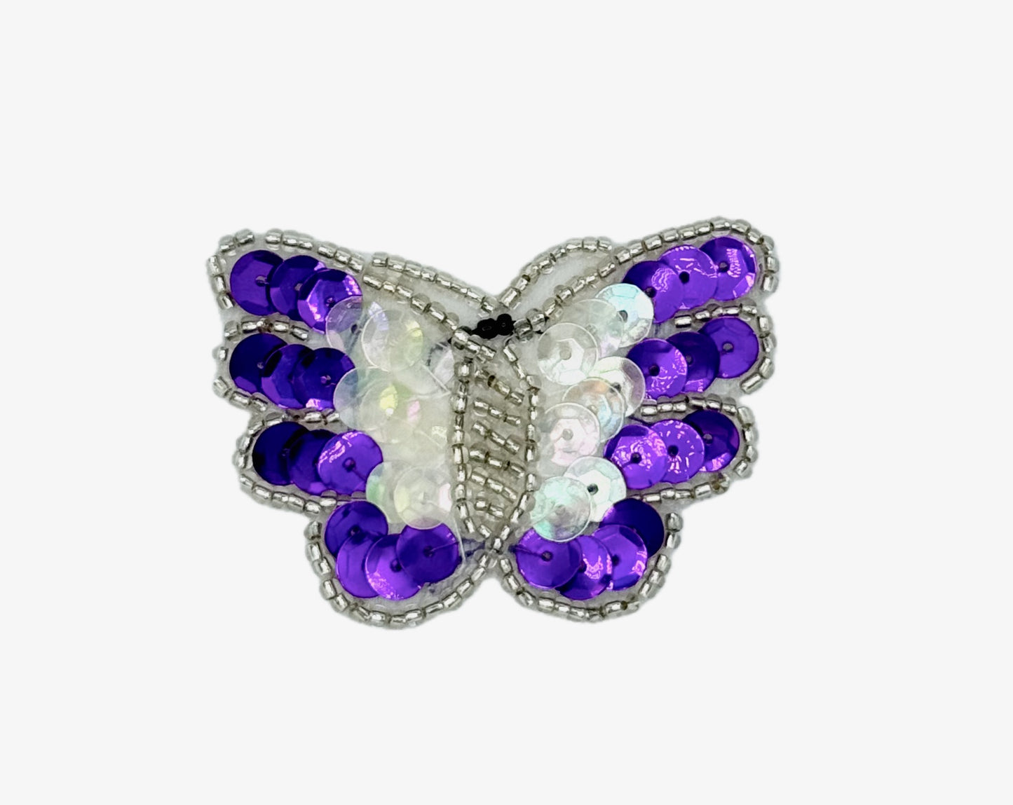 Parche de Mariposa - Lentejuelas Moradas e Iridiscentes - Cuentas Plateadas 5 cm x 3,8 cm