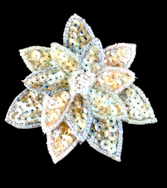 Flor con lentejuelas y cuentas multicolor de 5"