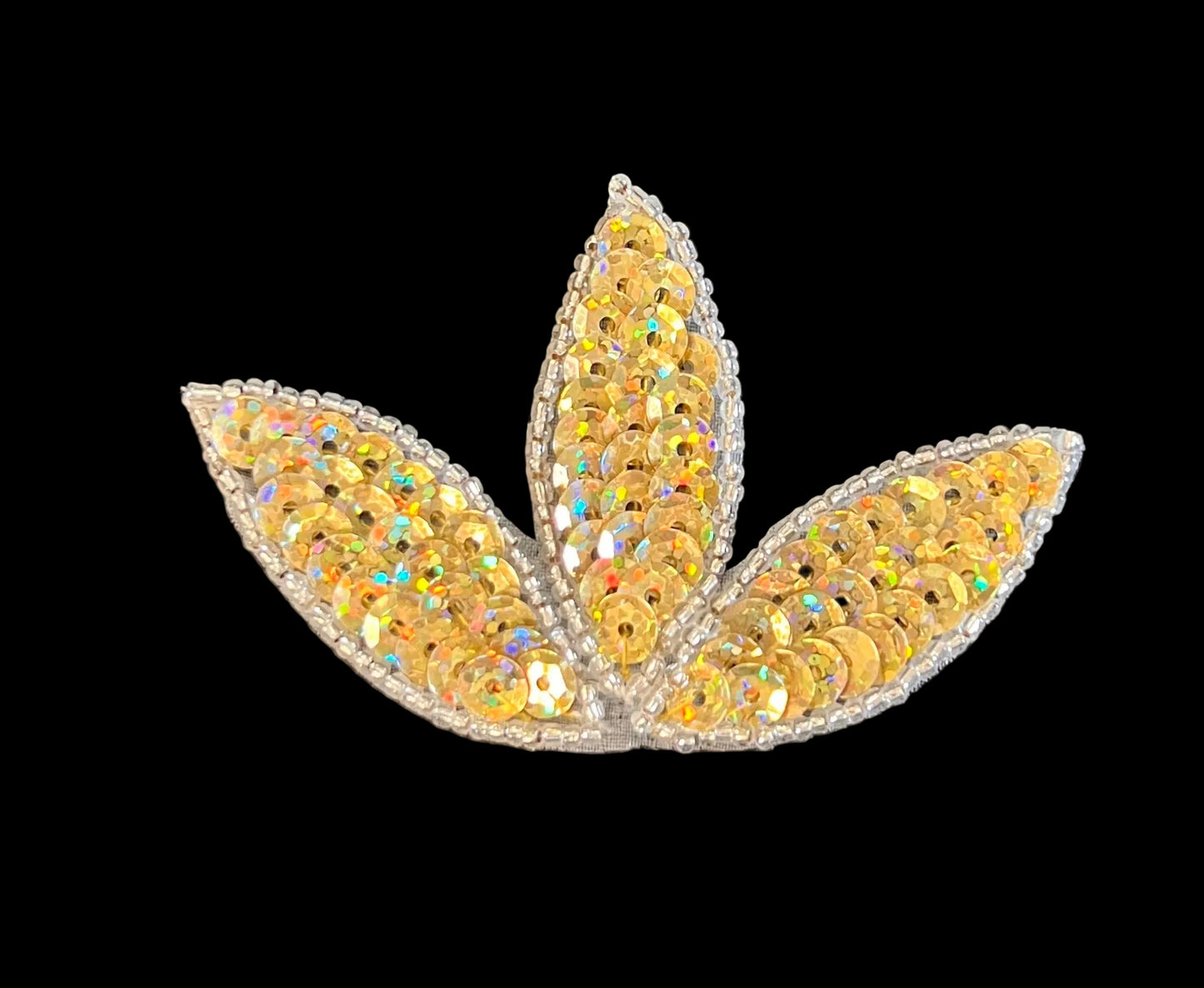 Elección de Color Triple Hoja con Lentejuelas y Cuentas Plateadas 3" x 2"