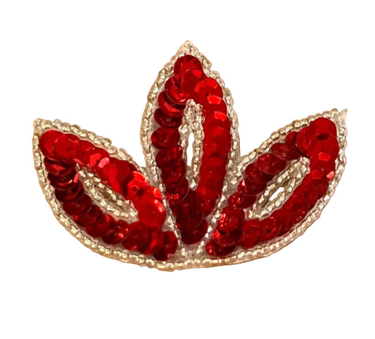 Hoja de tres puntas, lentejuelas rojas, cuentas plateadas, 6.35 cm x 5.08 cm