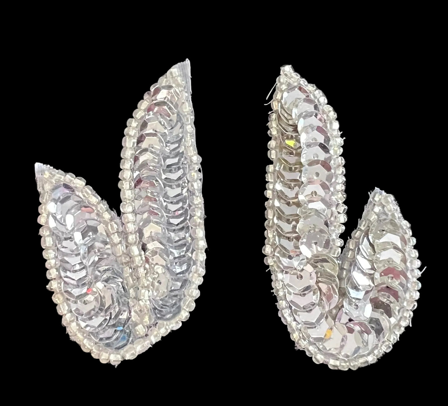 Par de hojas con lentejuelas plateadas y abalorios 5,7 cm x 3,2 cm