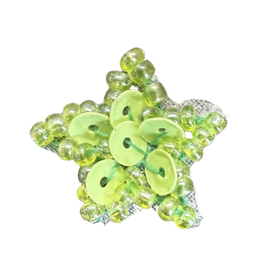 Estrella con lentejuelas verde lima de 0.75"