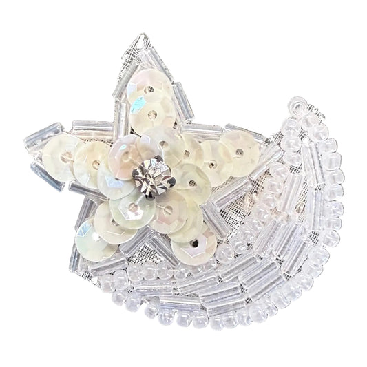 Estrella con lentejuelas blancas, diamantes de imitación y media luna de 1.25"