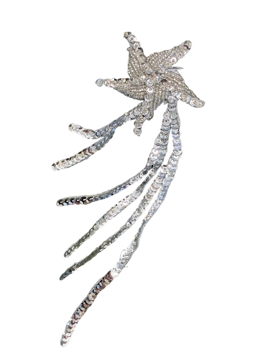 Estrella fugaz con lentejuelas y cuentas plateadas de 20.32 cm x 6.35 cm