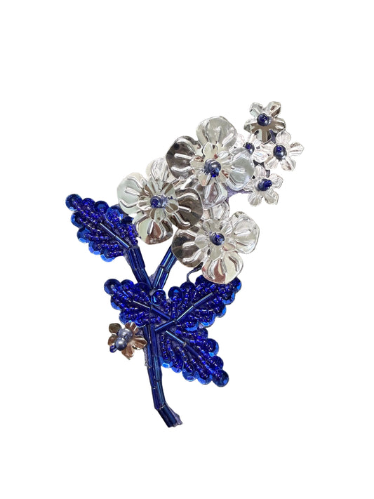 Flor con abalorios plateados y azules de 5 cm x 8,9 cm