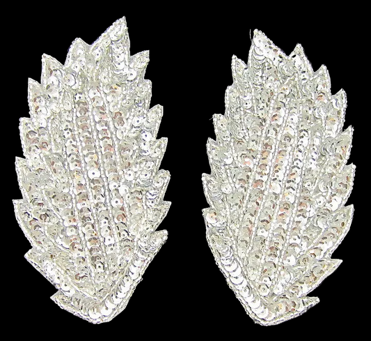 Par de Hojas con Lentejuelas Plateadas y Cuentas 5" x 2.5"