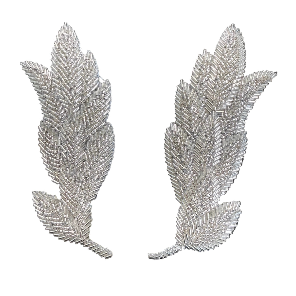 Par de hojas con cuentas de plata de 5.5" x 2"