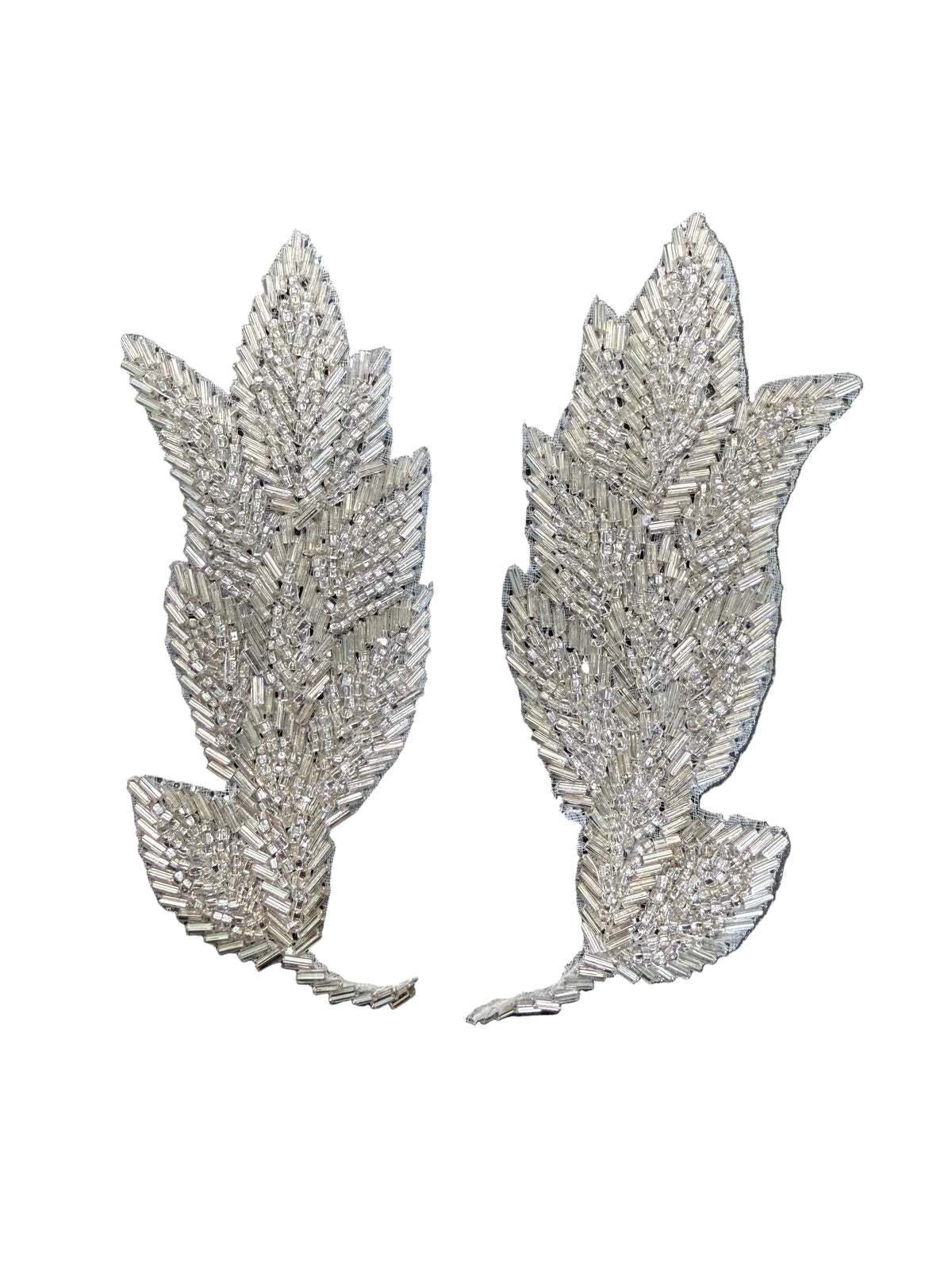 Par de hojas con cuentas de plata de 5.5" x 2"