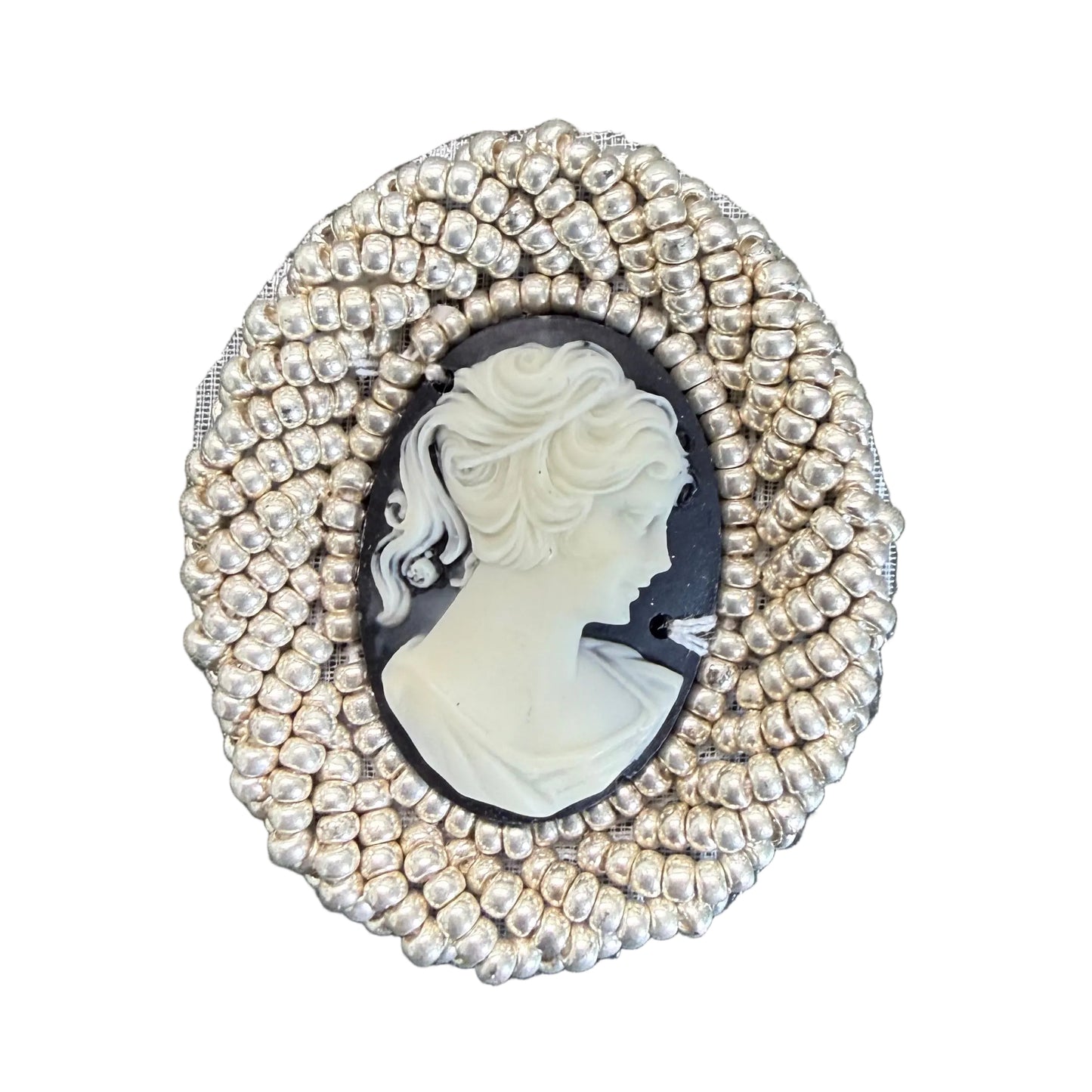 Victorian Cameo Appliqué with Pearl Bead Border, 1.5"