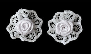 Flower Pair of White Lace Flowers 1"