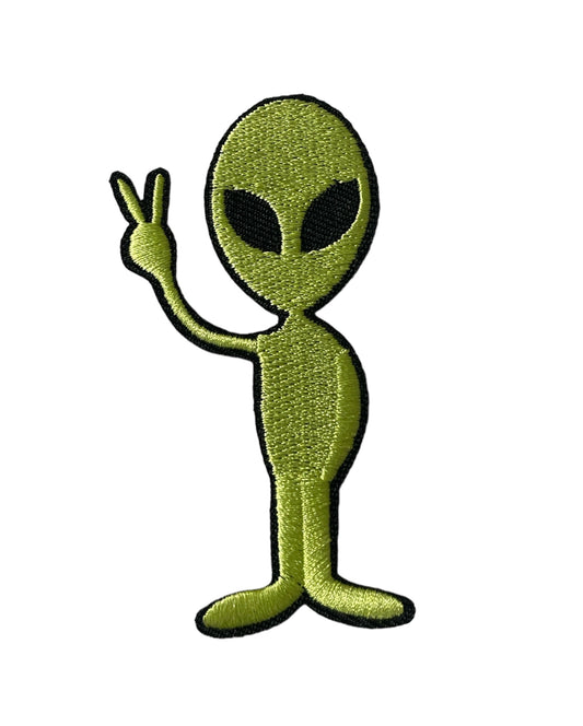 Alien, verde bordado termoadhesivo de 3.5" x 1.5"