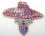 Dama con sombrero rosa, lentejuelas moradas y rosas con cuentas plateadas, moradas y rojas 5" x 4"